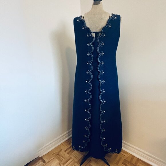 Beautiful Vintage Wool Blend Dress -Crystal and Sequin Embellishment (size 10) - Picture 4 of 14
